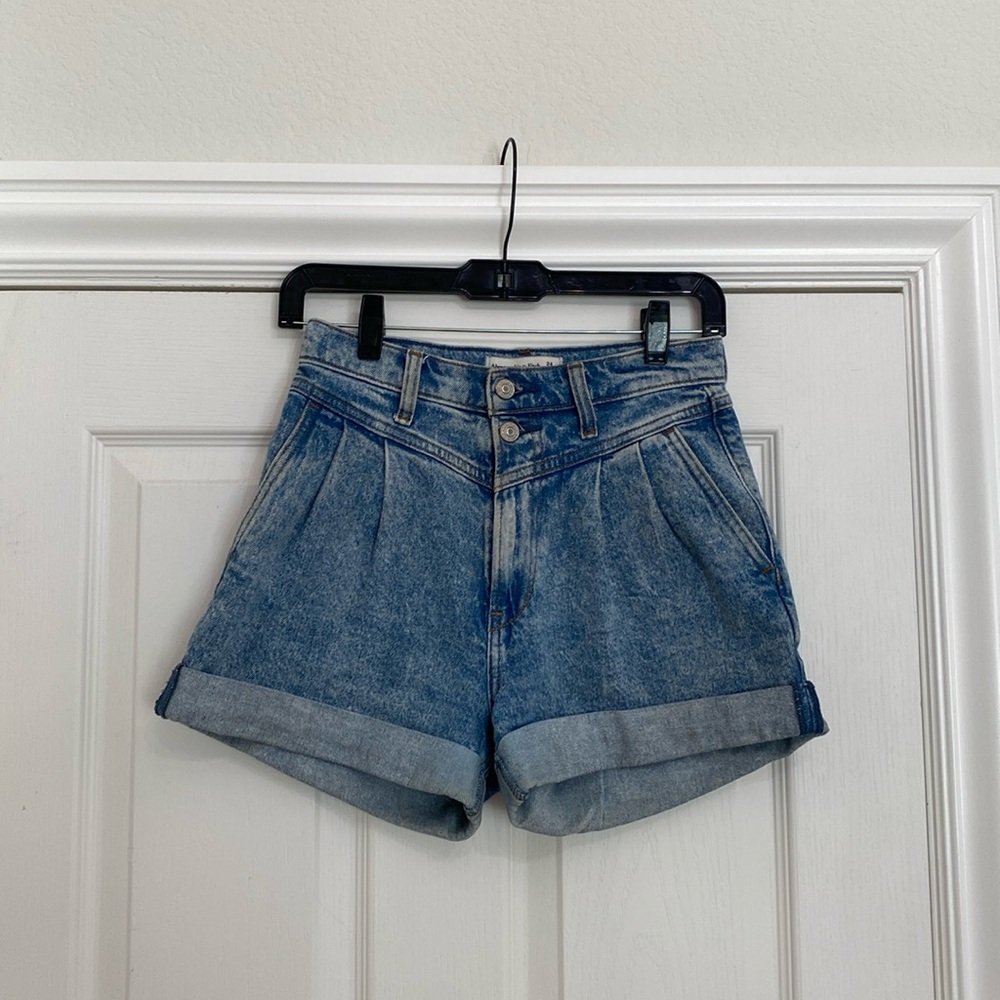 Abercrombie & Fitch 80s mom short ultra high rise size 24/00